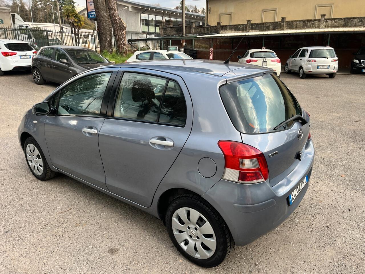 Toyota Yaris 1.0 5 porte Sol