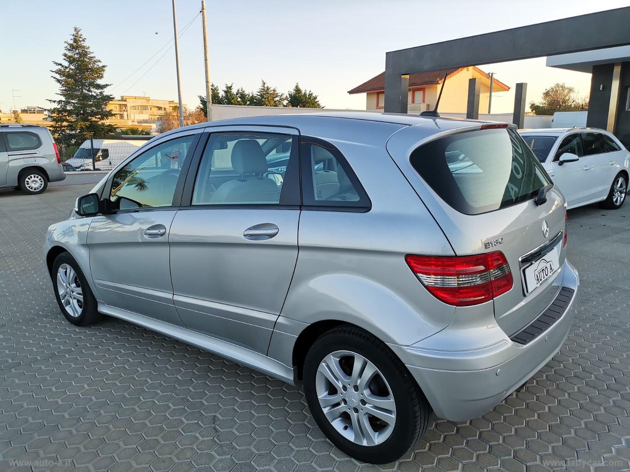 MERCEDES-BENZ B 180 CDI Executive