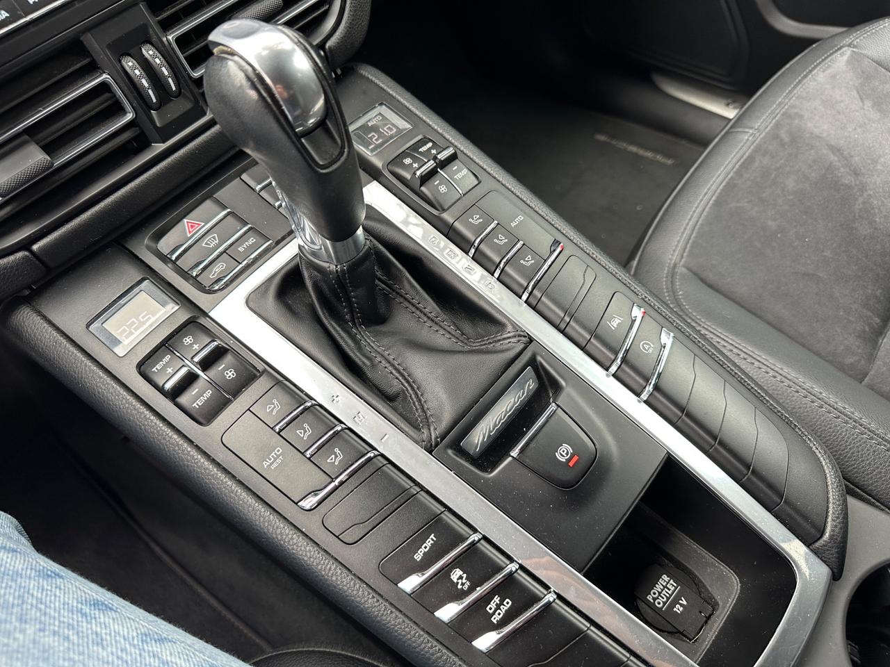 Porsche Macan 2.0 245 cv - 2019