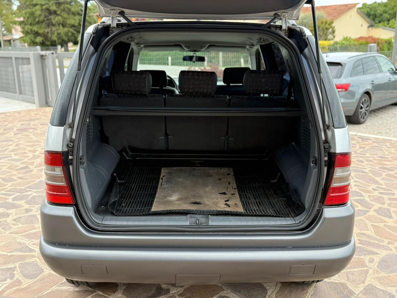 Mercedes-benz ML 230