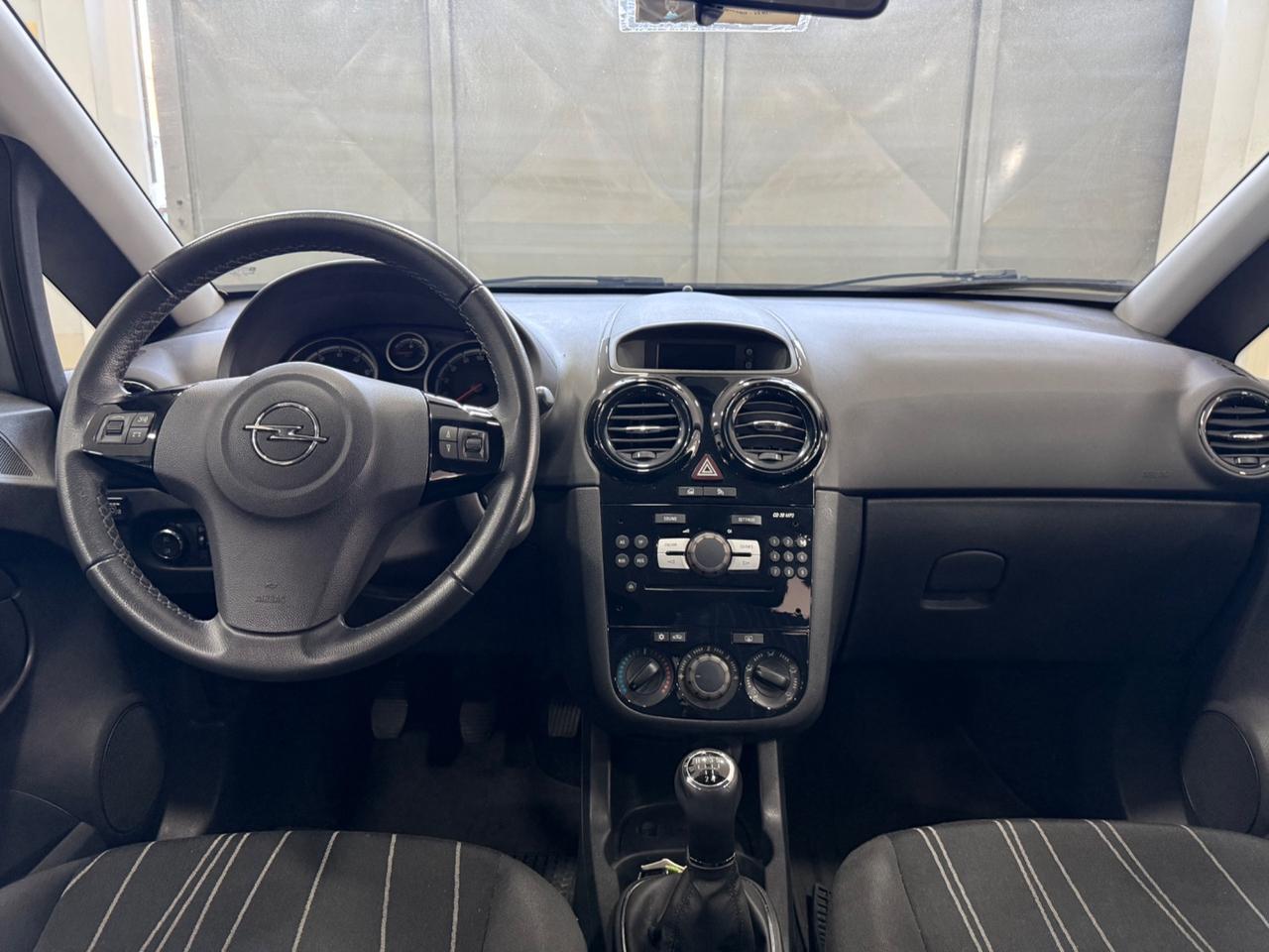 Opel Corsa 1.2 gpl 2011 full optional