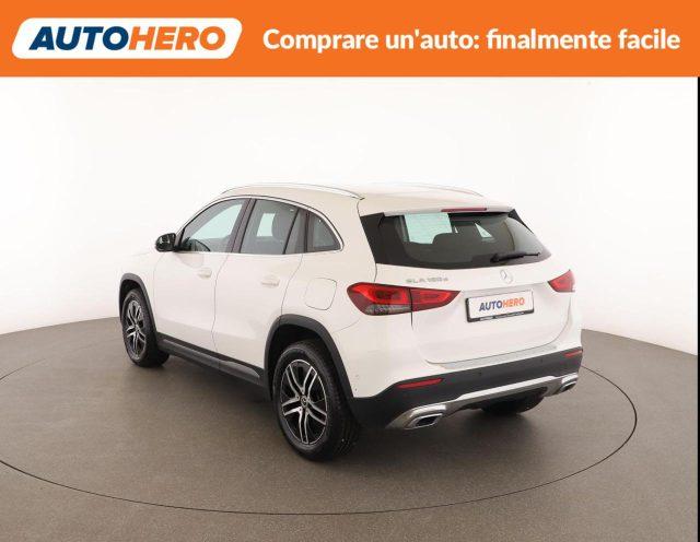 MERCEDES-BENZ GLA 180 d Automatic Progressive