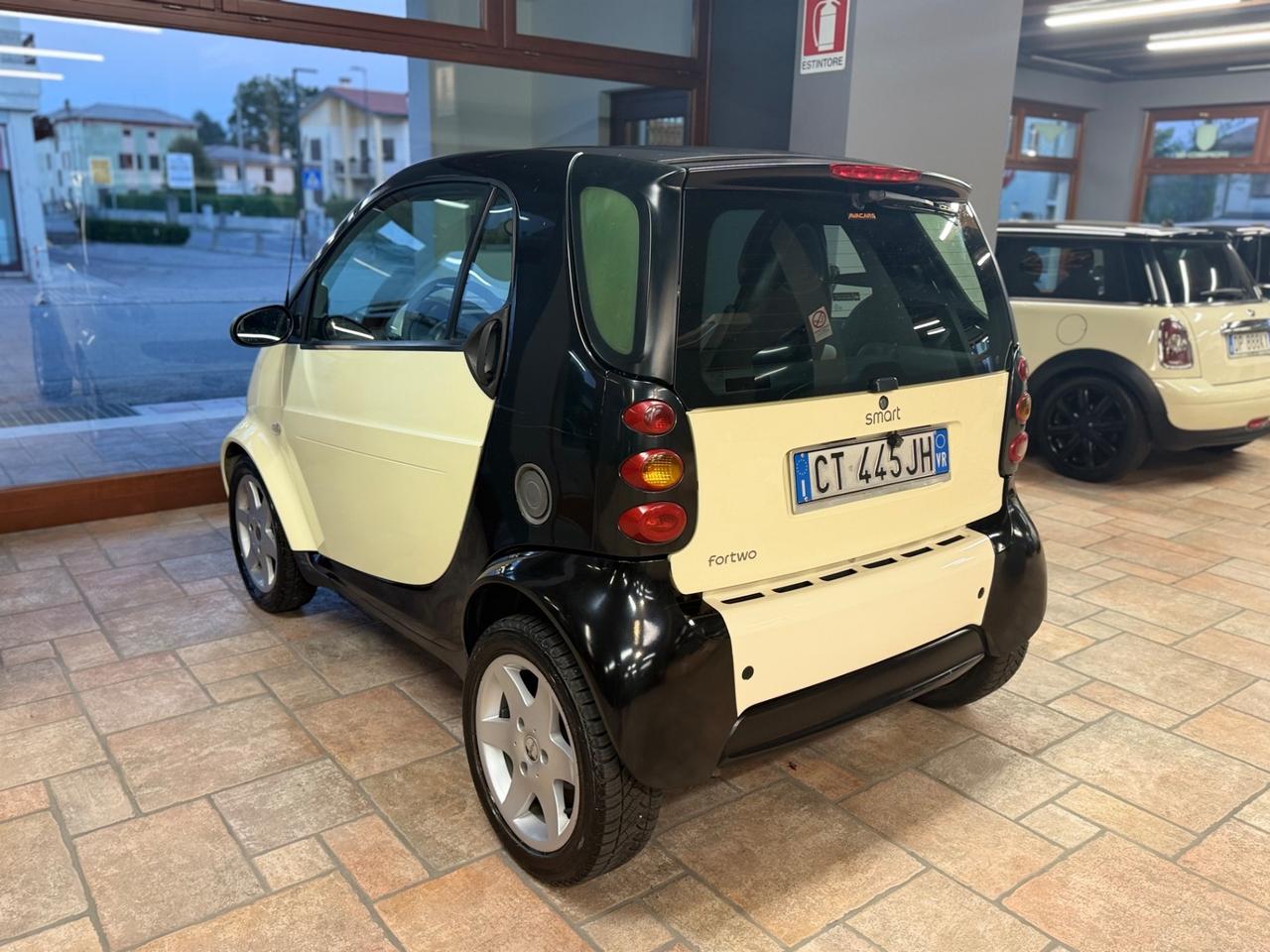 Smart ForTwo 700 coupé pure (37 kW)