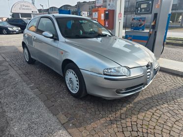Alfa Romeo 147 1.6i 16V Twin Spark cat 3p. Con 251.000