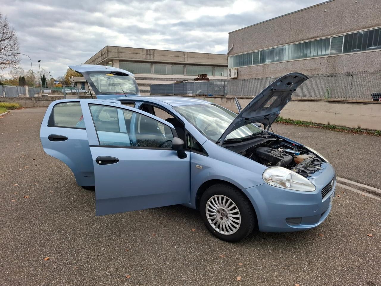 Fiat Grande Punto 1.2 5 porte SOLAMENTE 129.000 KM