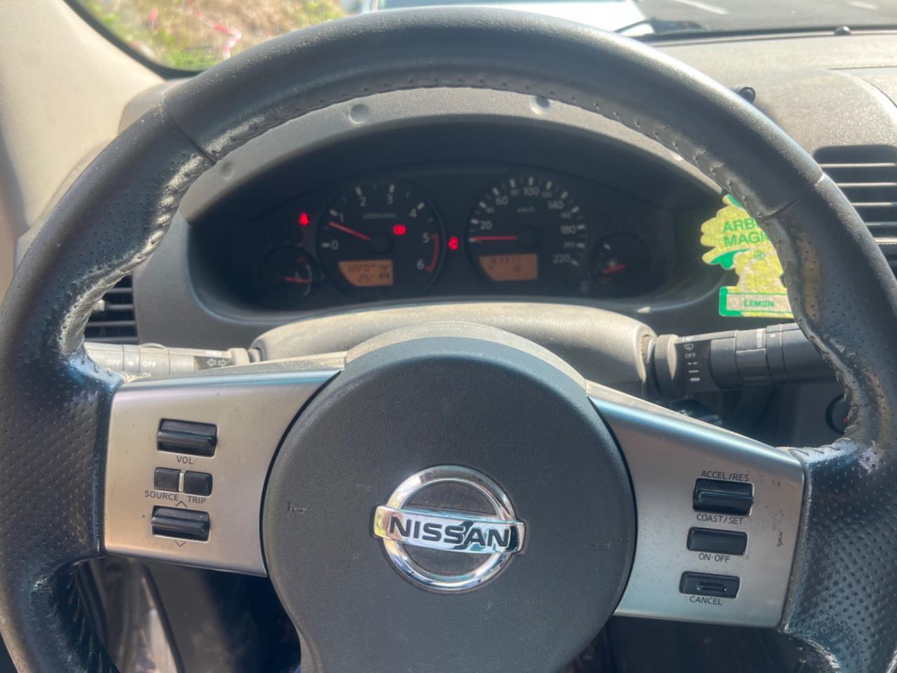 Nissan Navara 2.5 dCi 4 porte Double Cab LE