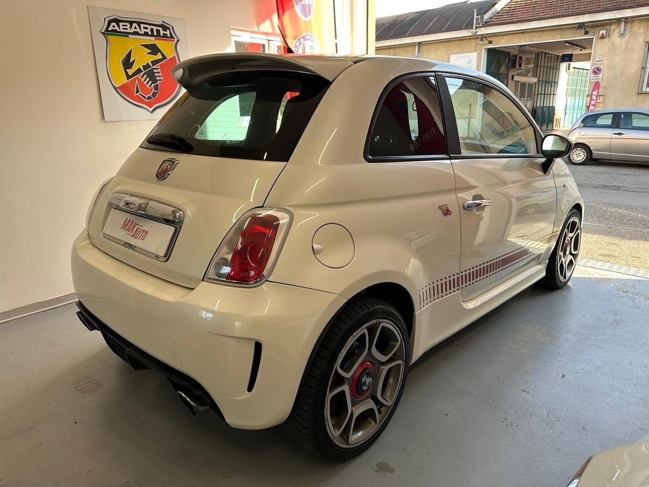 Abarth 500 1.4 Turbo T-Jet pari al nuovo