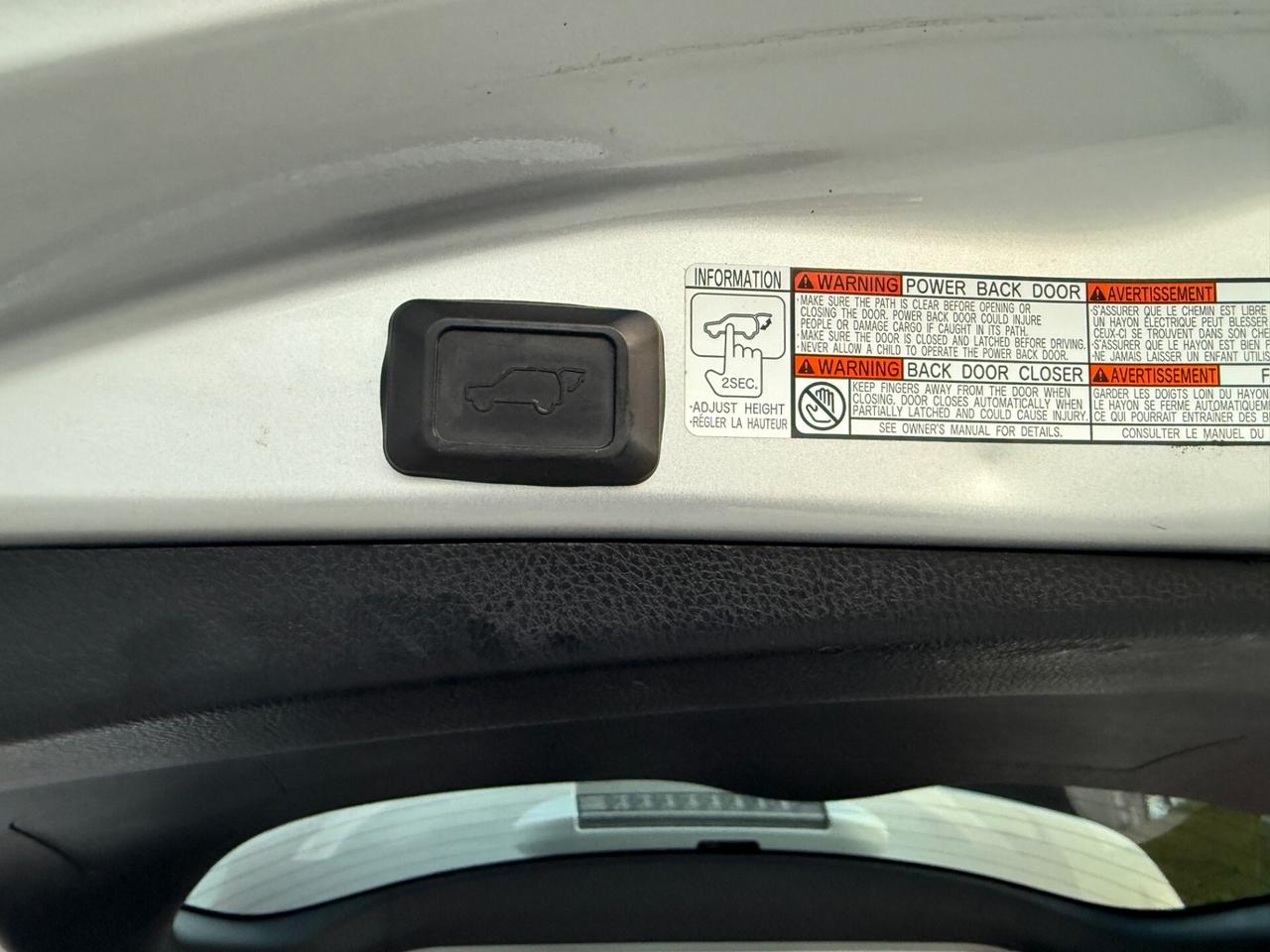 Toyota RAV 4 2.2 D-CAT A/T 4WD Lounge White Ed.