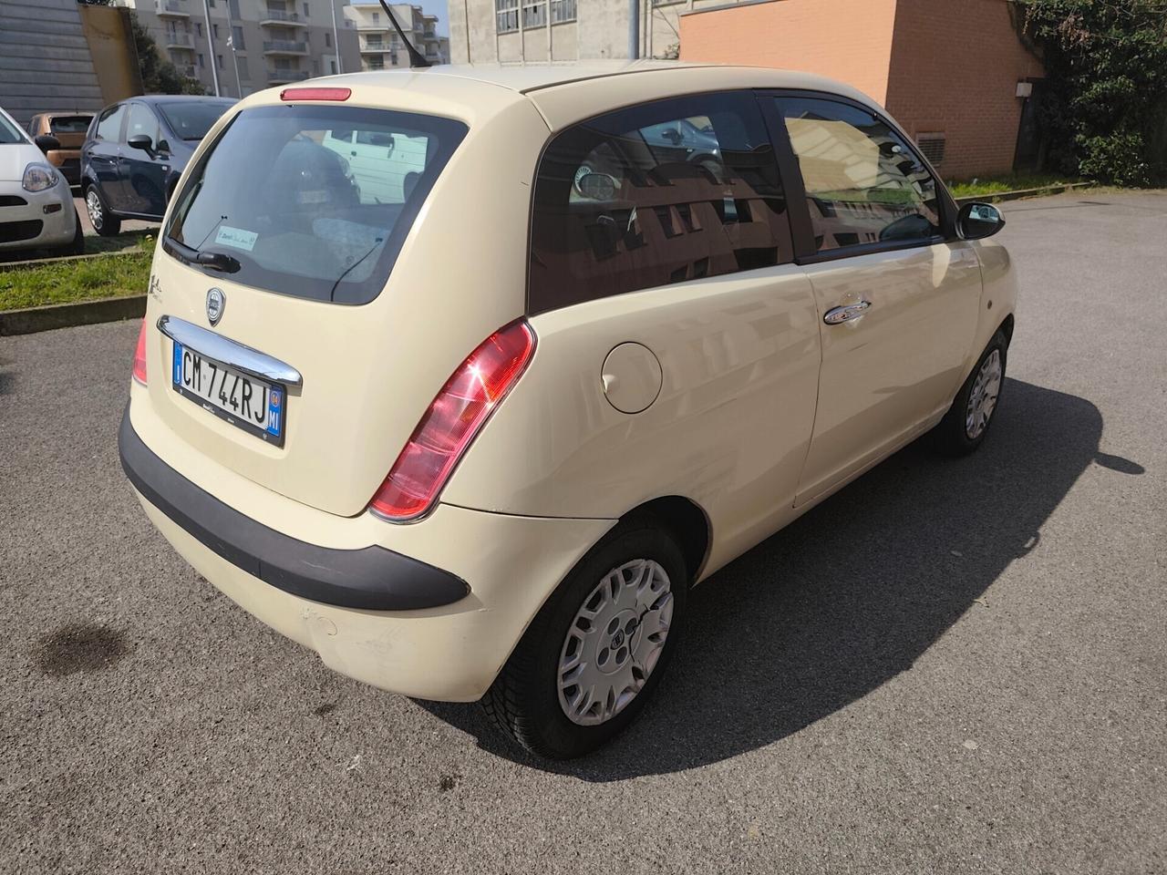 Lancia Ypsilon 1.2 Benz neopatentati