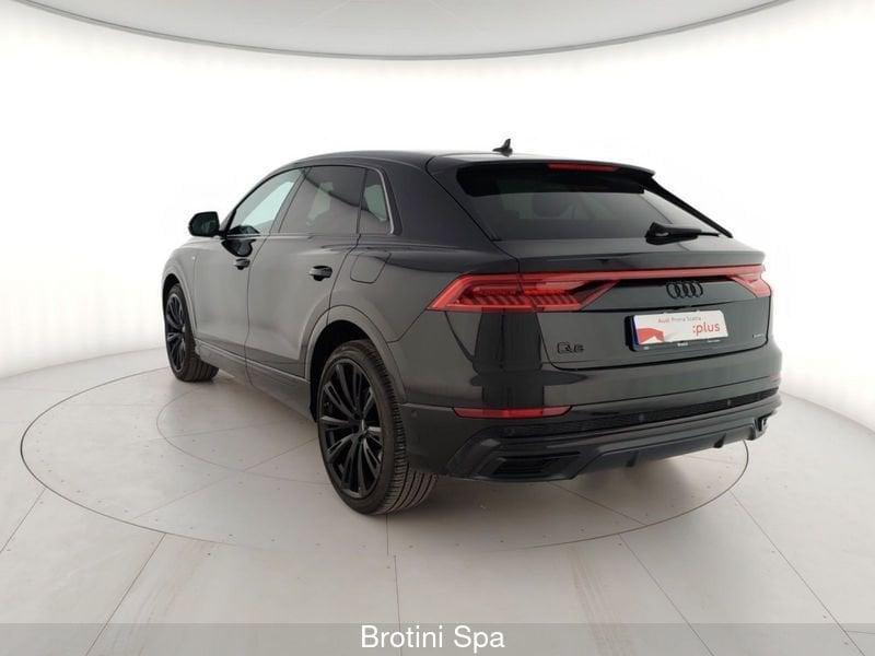 Audi Q8 55 TFSI e quattro tiptronic Sport