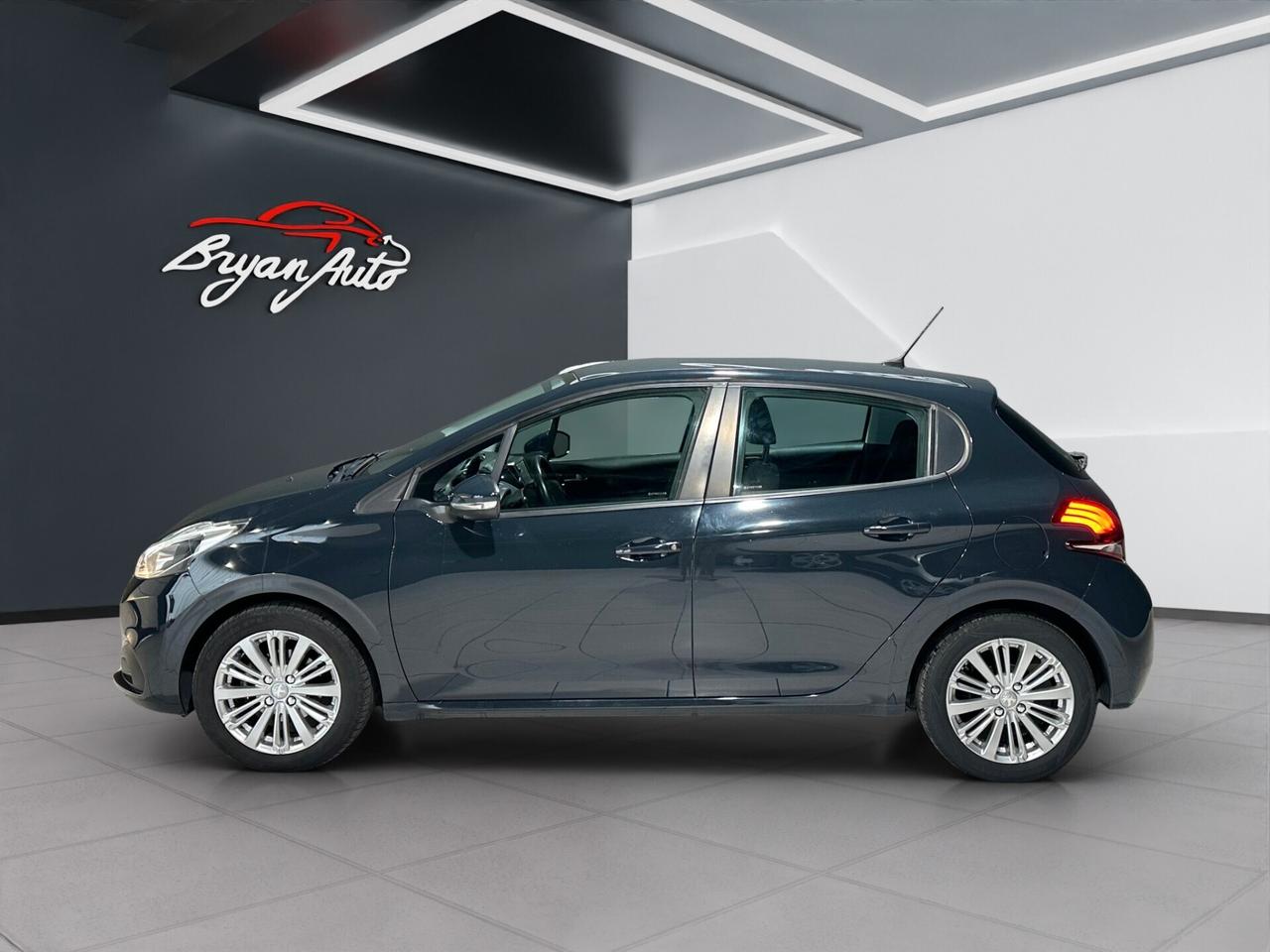 Peugeot 208 PureTech 82 5 porte Allure