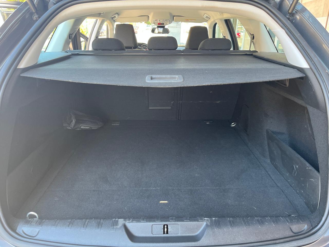 Peugeot 308 BlueHDi 130 S&S SW Allure