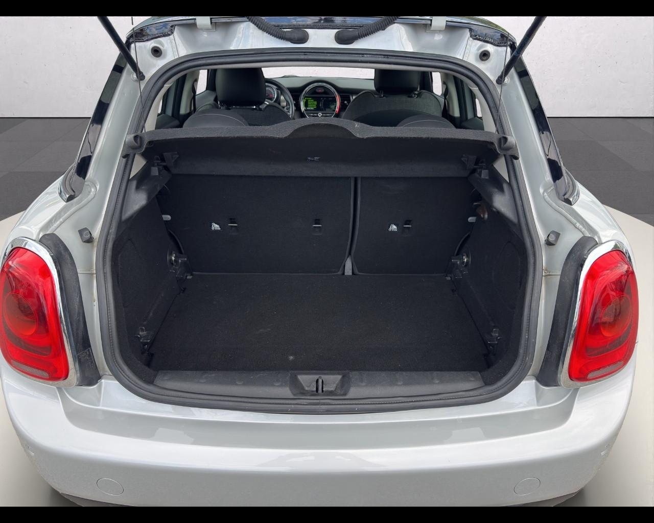 MINI Mini 5 porte (F55) - Mini 1.5 Cooper D Business 5 porte