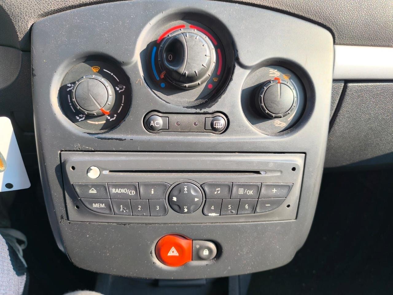 Renault Clio 1.2 16V 5 porte Dynamique