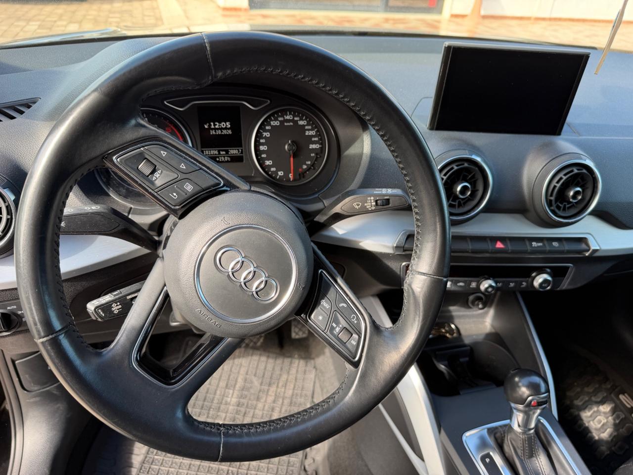 Audi Q2 30 TDI S tronic Identity Black