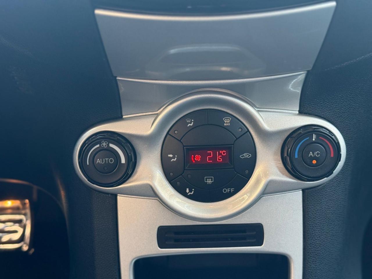 Ford Fiesta 1.2 82 CV 5 porte Titanium