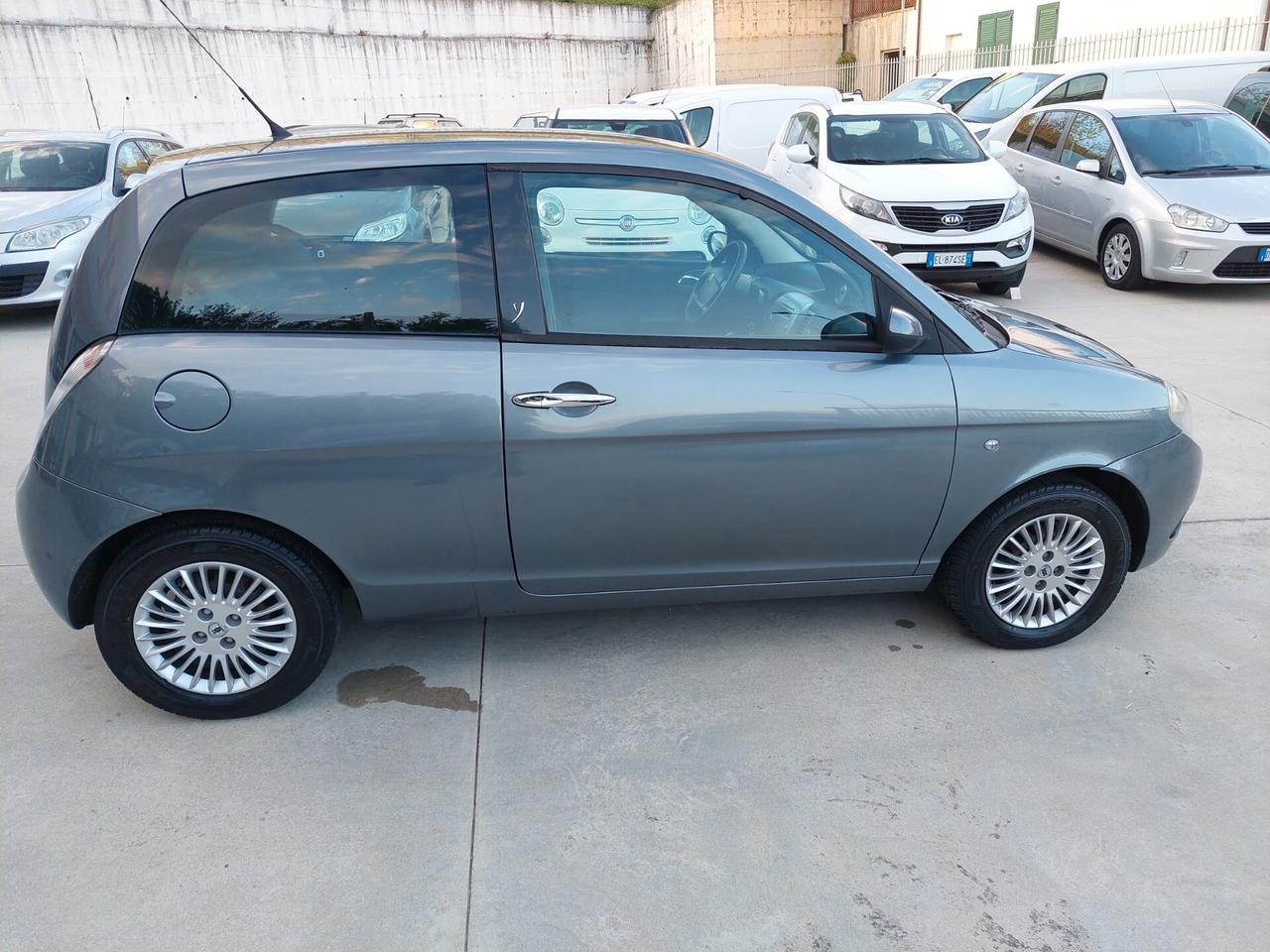 Lancia Ypsilon 1.3 MJT 75 CV Argento