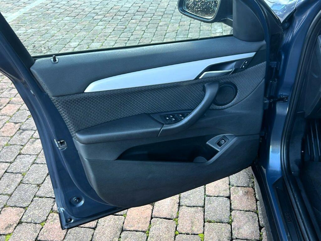 BMW X1 18 d Business xDrive Steptronic