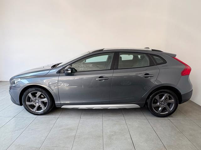 VOLVO V40 Cross Country D2 1.6 Summum