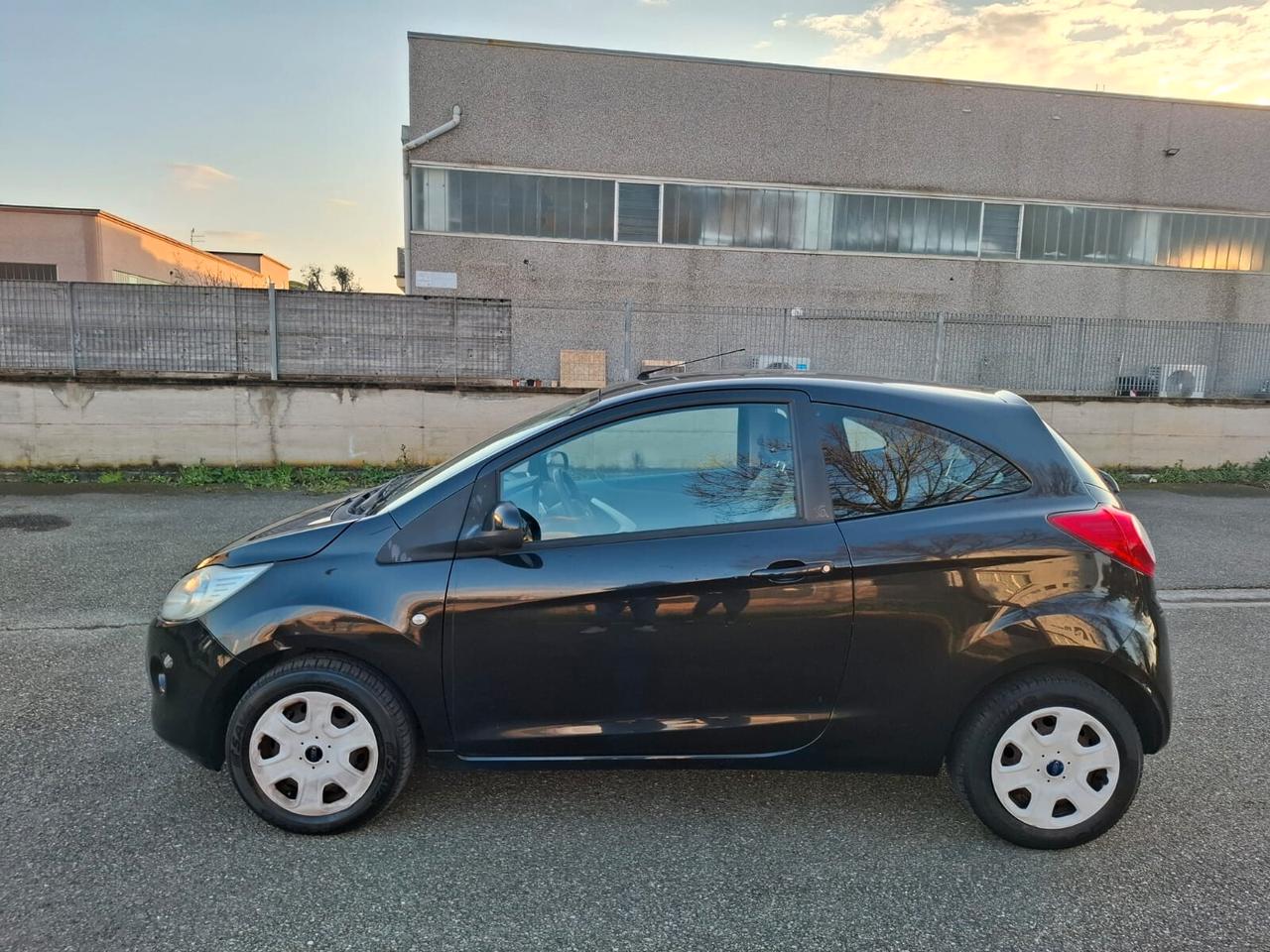 Ford Ka 1.2 benzina 2010 con SOLO 114.000 KM