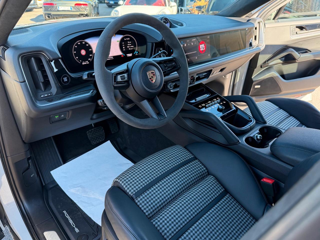 Porsche Cayenne Coupé 3.0 V6 E-Hybrid/4STERZ/DISPL. PASSEGPACK SPORT