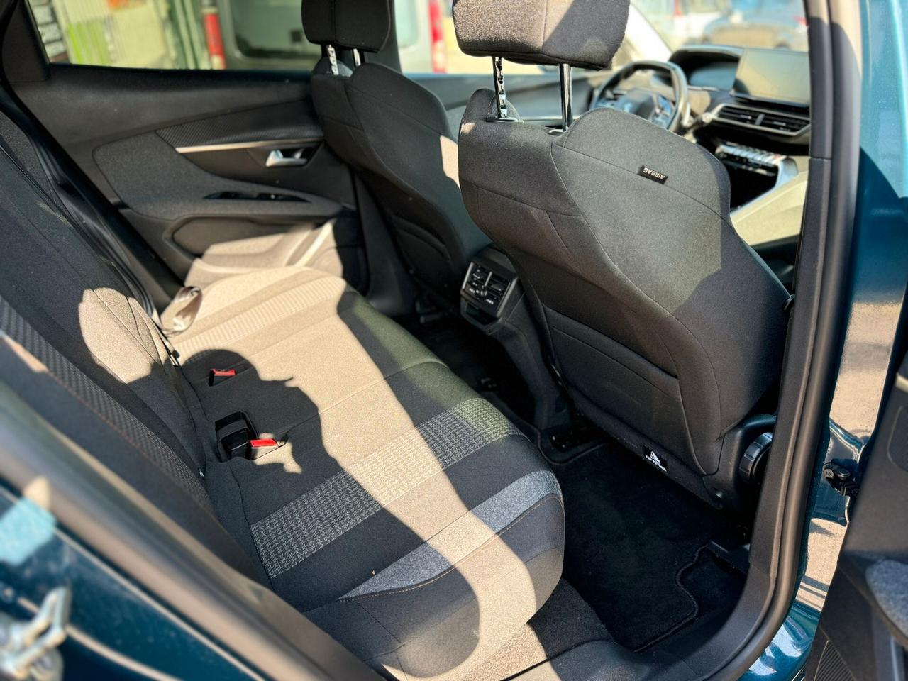 PEUGEOT 3008 1.5 131CV EAT8 GARANZIA 12 MESI PERMUTE POSSIBILITA DI FINANZIAMENTO IN SEDE