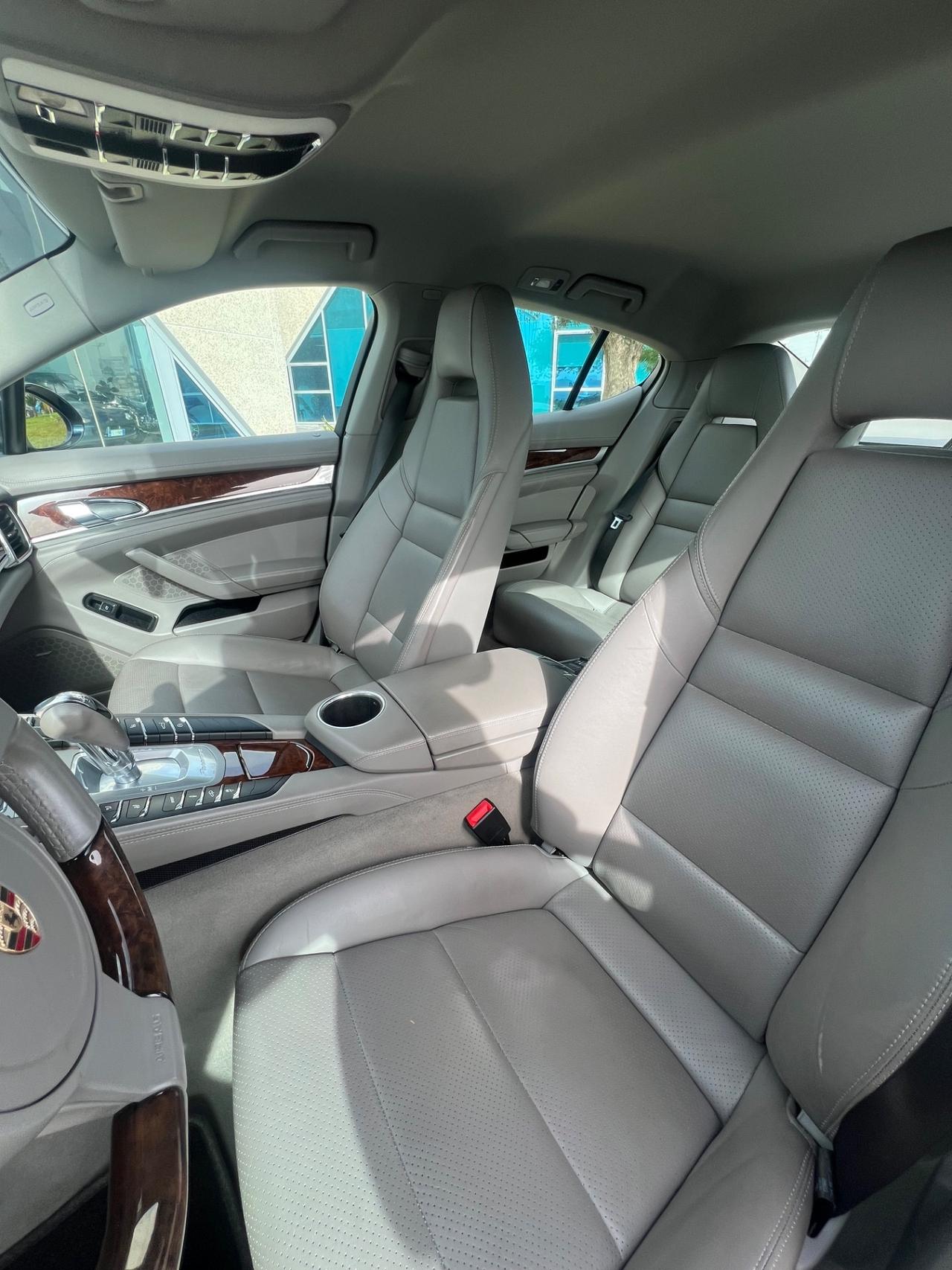 Porsche Panamera 3.6 4 offerta T-Stock prezzo imperdibile