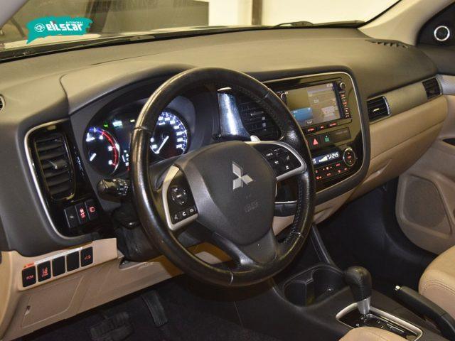 MITSUBISHI Outlander 2.2 DI-D 4WD Instyle 7p.