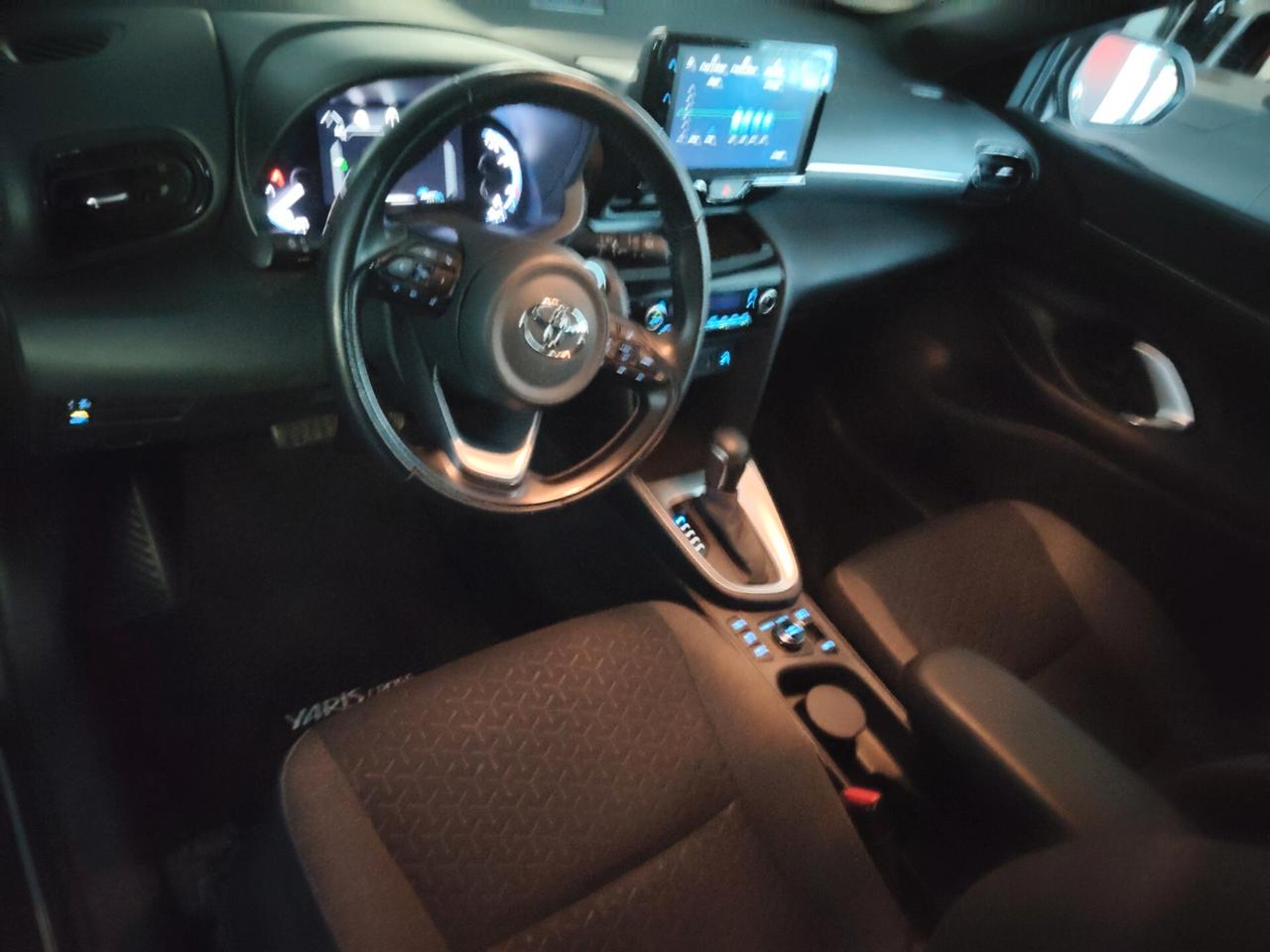 Toyota Yaris Cross 1.5 Hybrid 5p. E-CVT AWD-i Trend