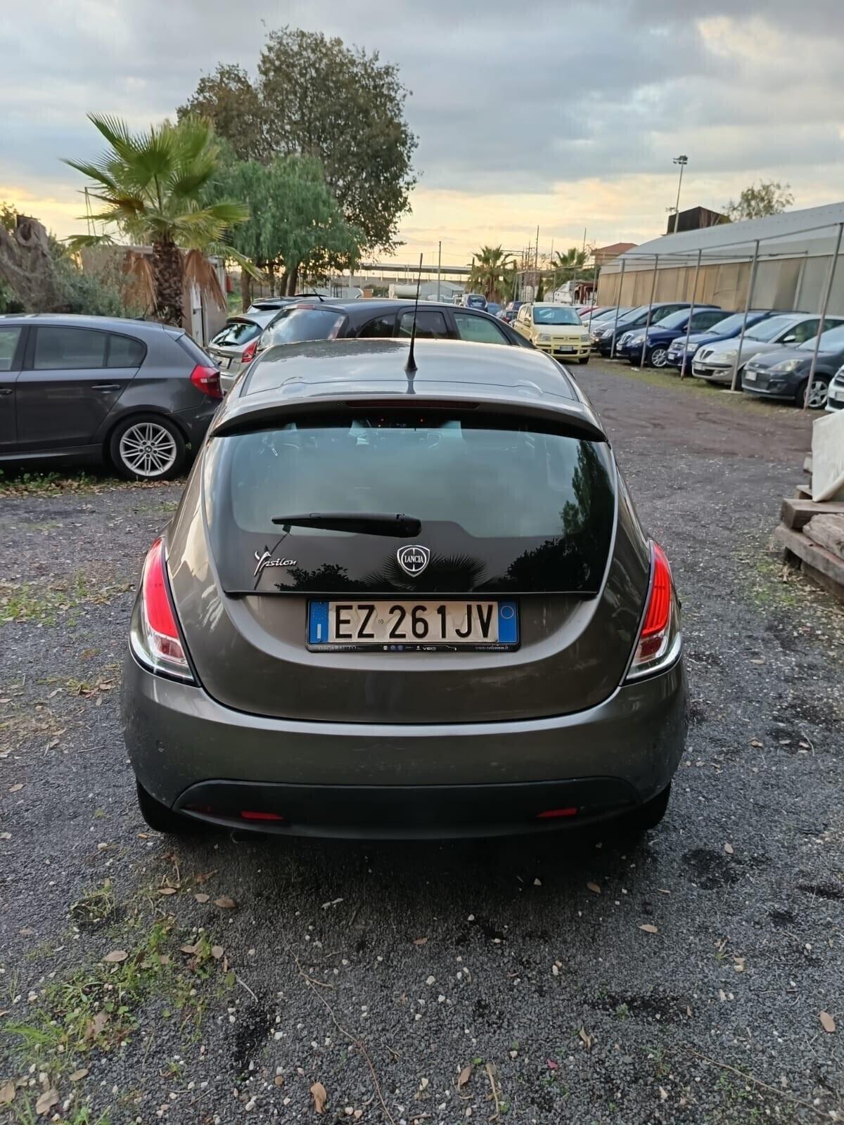 Lancia Ypsilon 1.2 69 CV 5 porte ok neopatentati