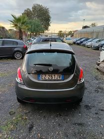 Lancia Ypsilon 1.2 69 CV 5 porte ok neopatentati