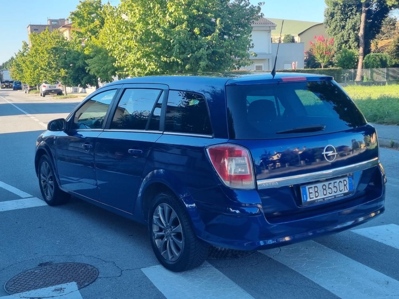 Opel Astra 1.6 16V GPL-TECH Station Wagon Edition