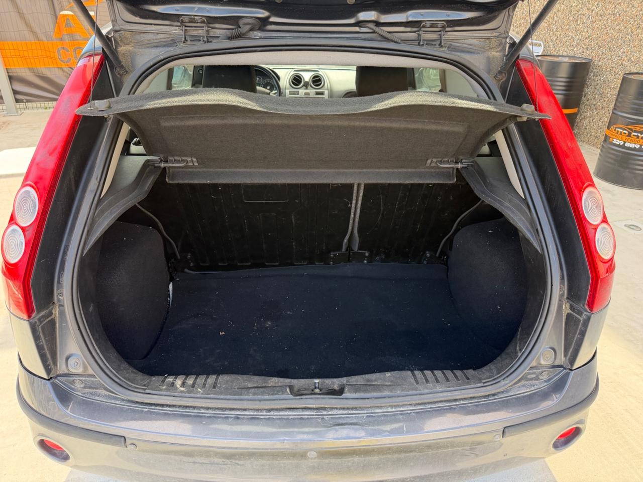 FORD FIESTA 1.4 BENZINA EURO4 80.000KM COMERCIANTI