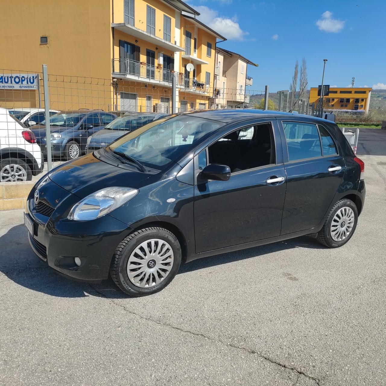 Toyota Yaris 1.0 5 porte Sol