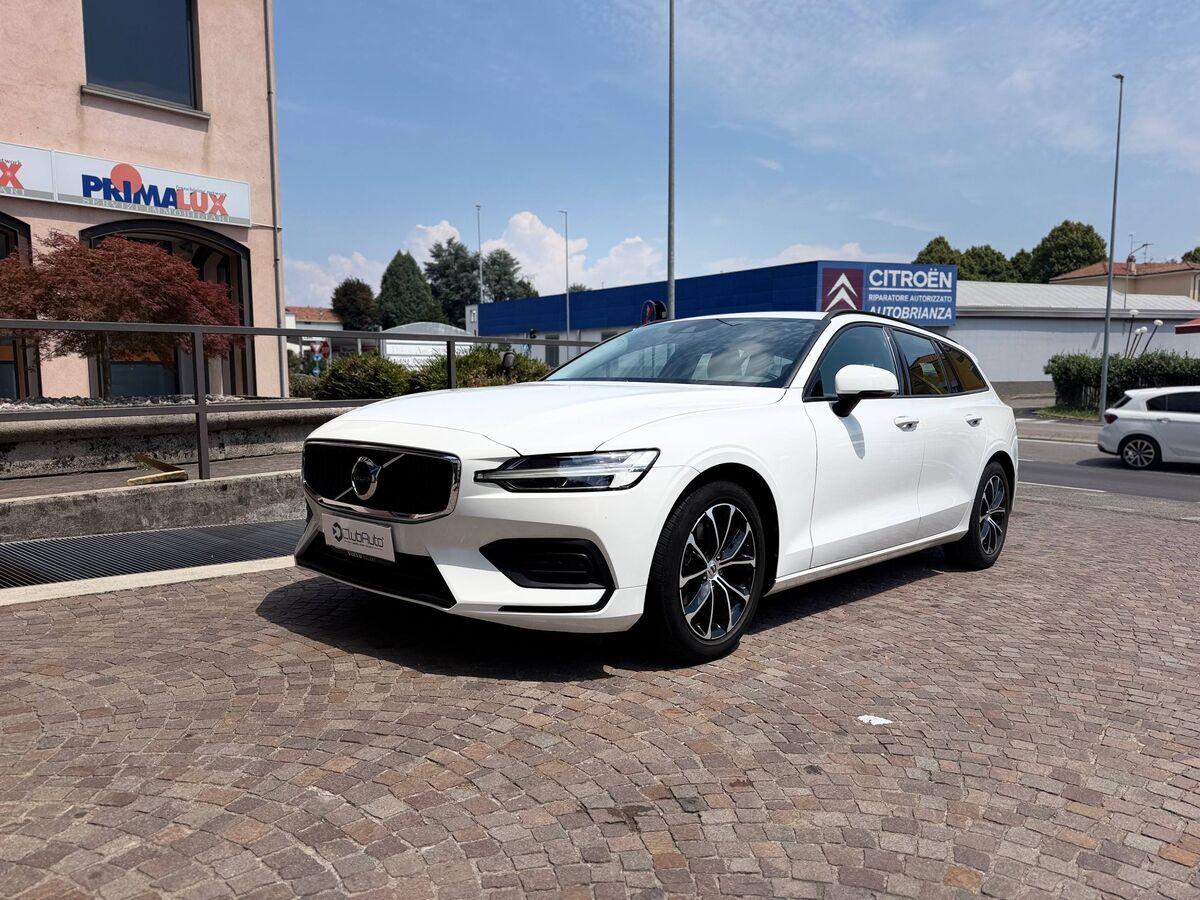 Volvo V60 2.0 b3 Momentum Business auto 8m my21