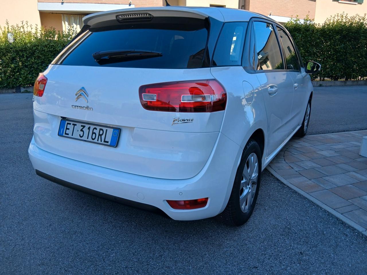 Citroen C4 Picasso 1.6 e-HDi 115 Exclusive TUA a € 199 mese