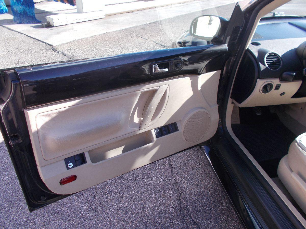 VOLKSWAGEN - New Beetle Cabrio - 1.6 Cabrio