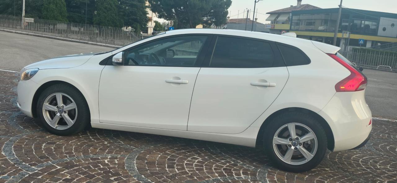 Volvo V40 D4 Summum