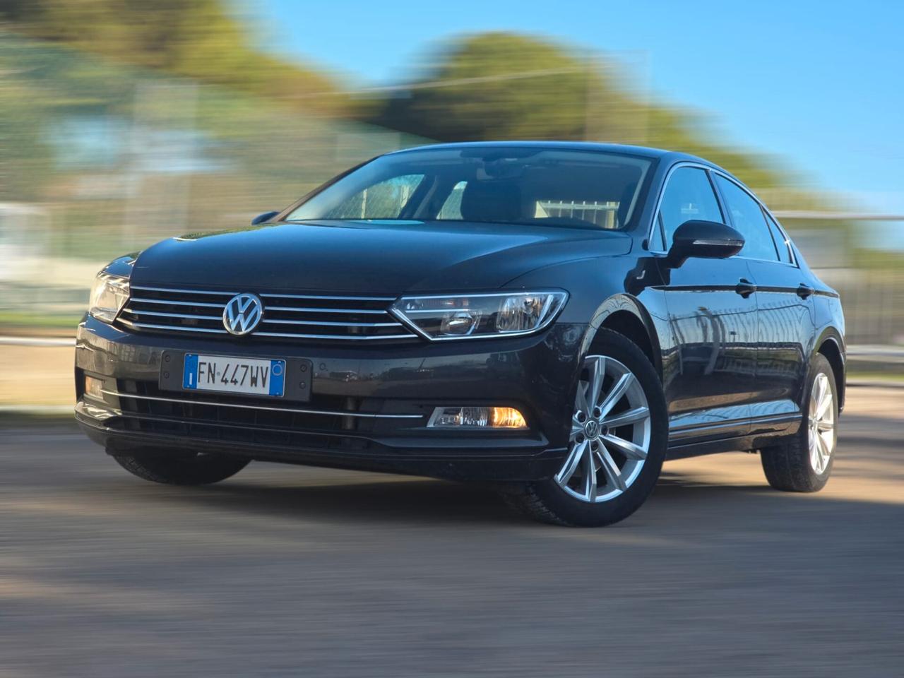 Volkswagen Passat 2.0 TDI DSG Comfortline Berlina