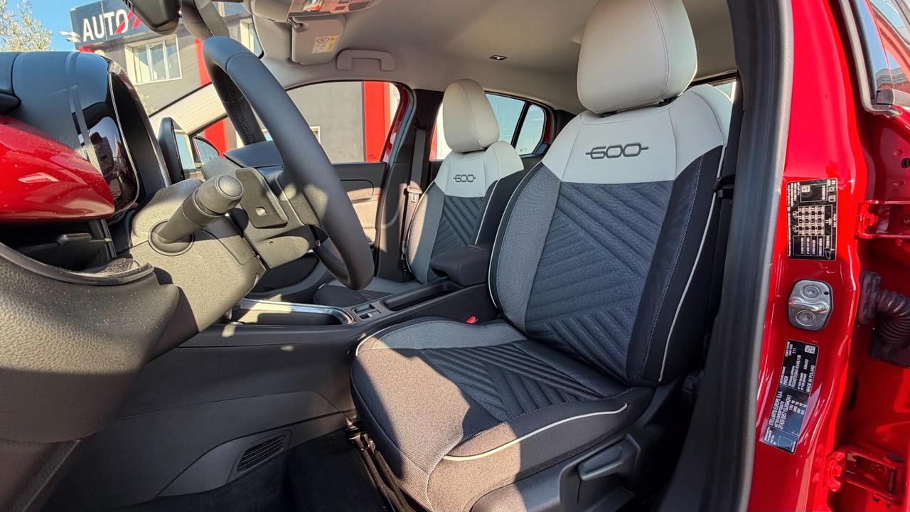 Fiat 600 Hybrid 110 CV DCT MHEV Icon