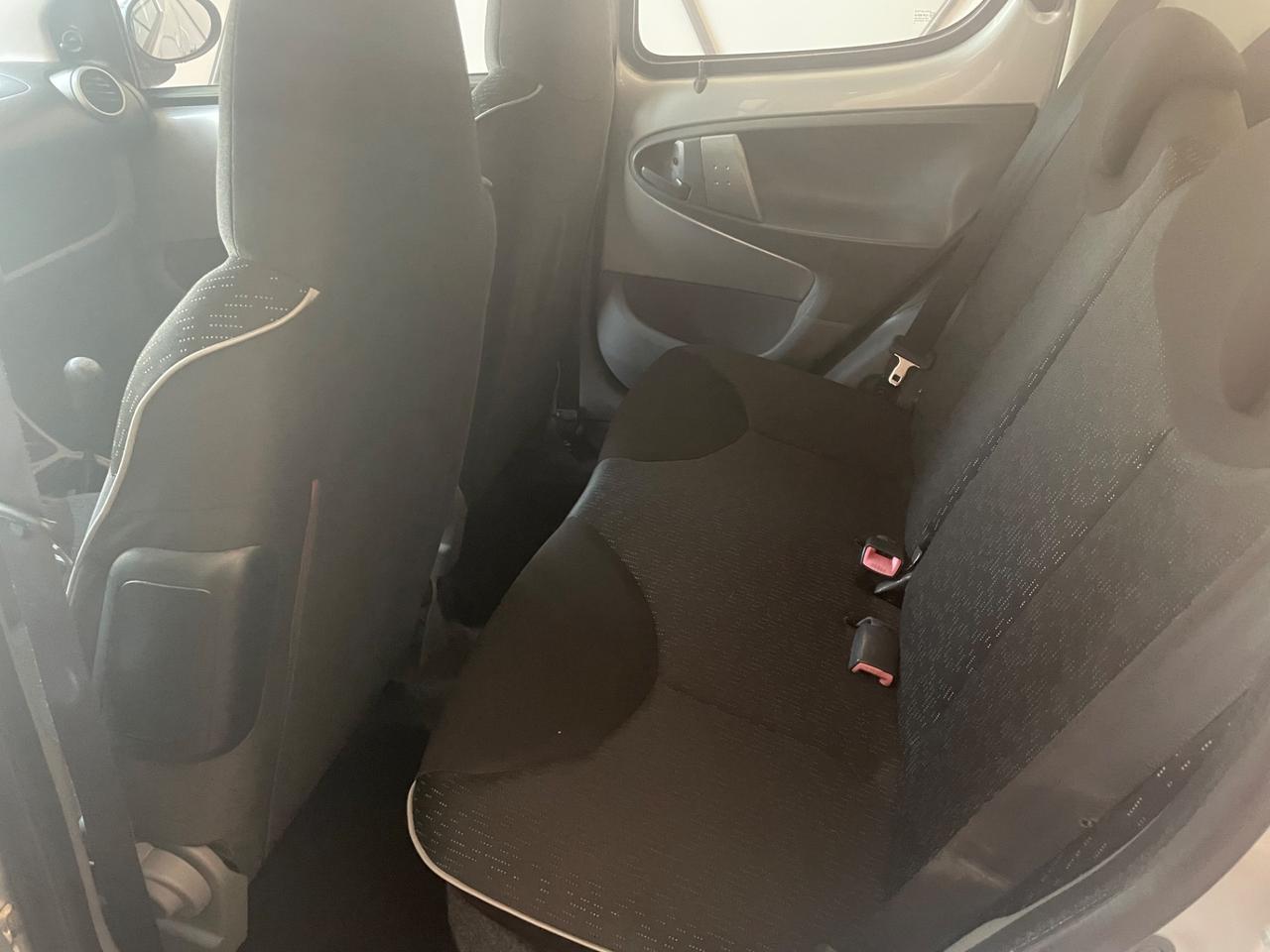 Peugeot 107 1.0 68CV 5p. Desir