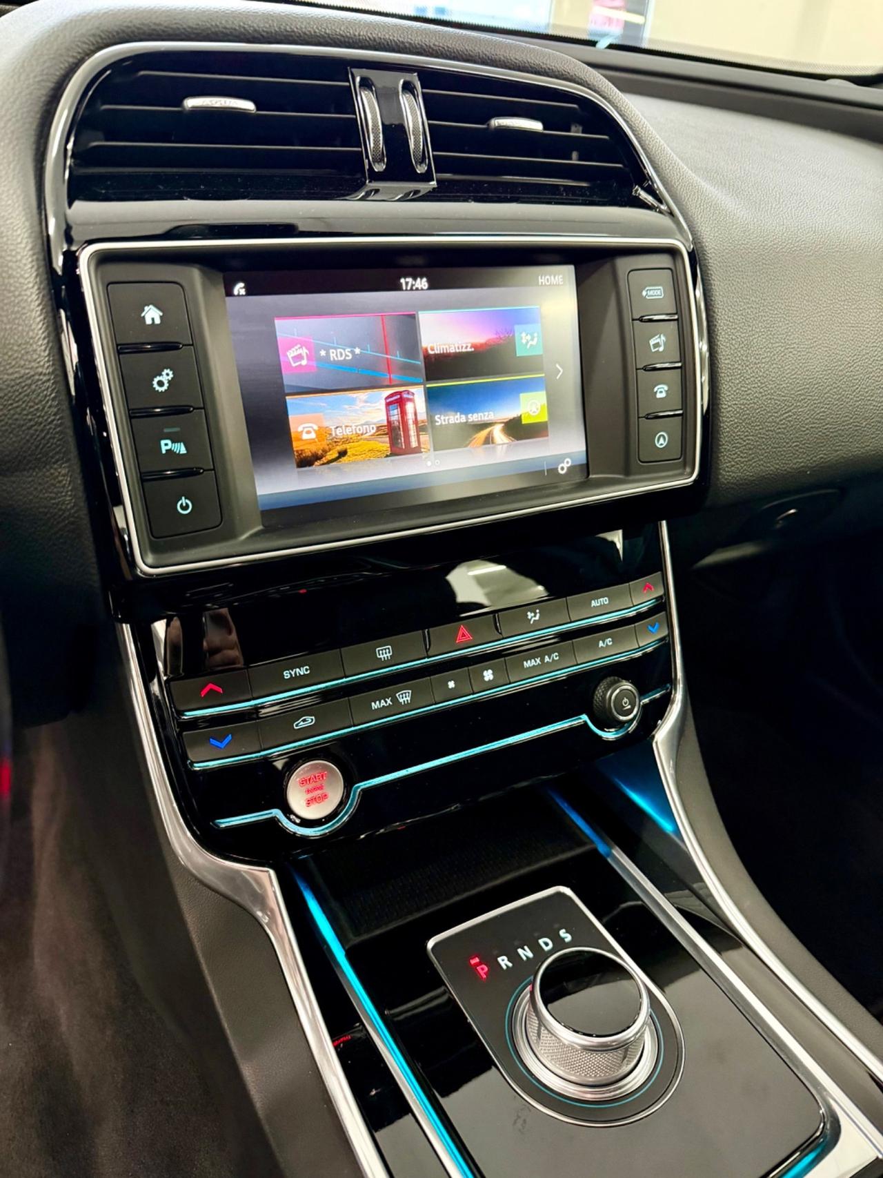 Jaguar XE 2.0 180CV R-Sport FINANZIABILE