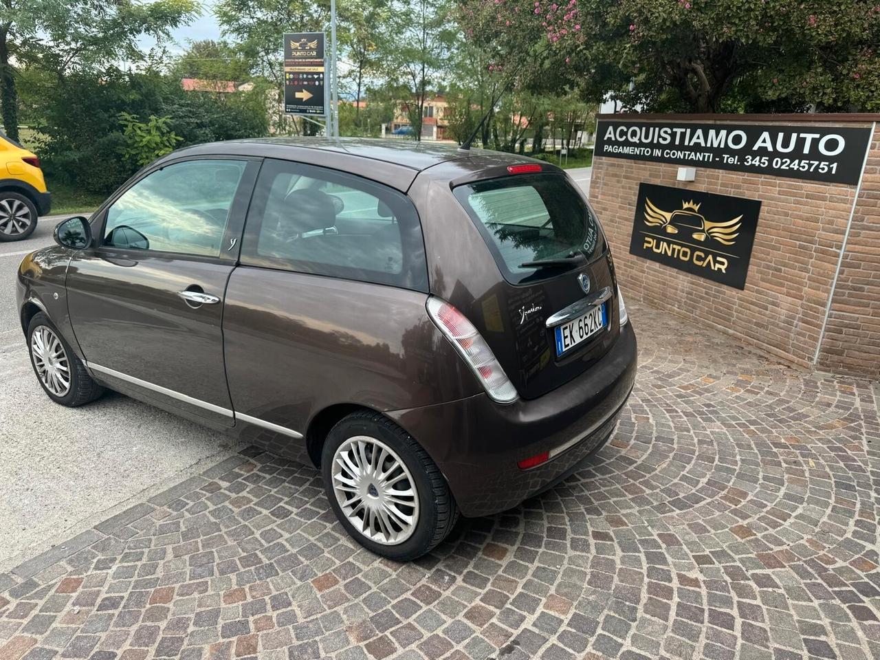 Lancia Ypsilon 1.2 69 CV Unyca