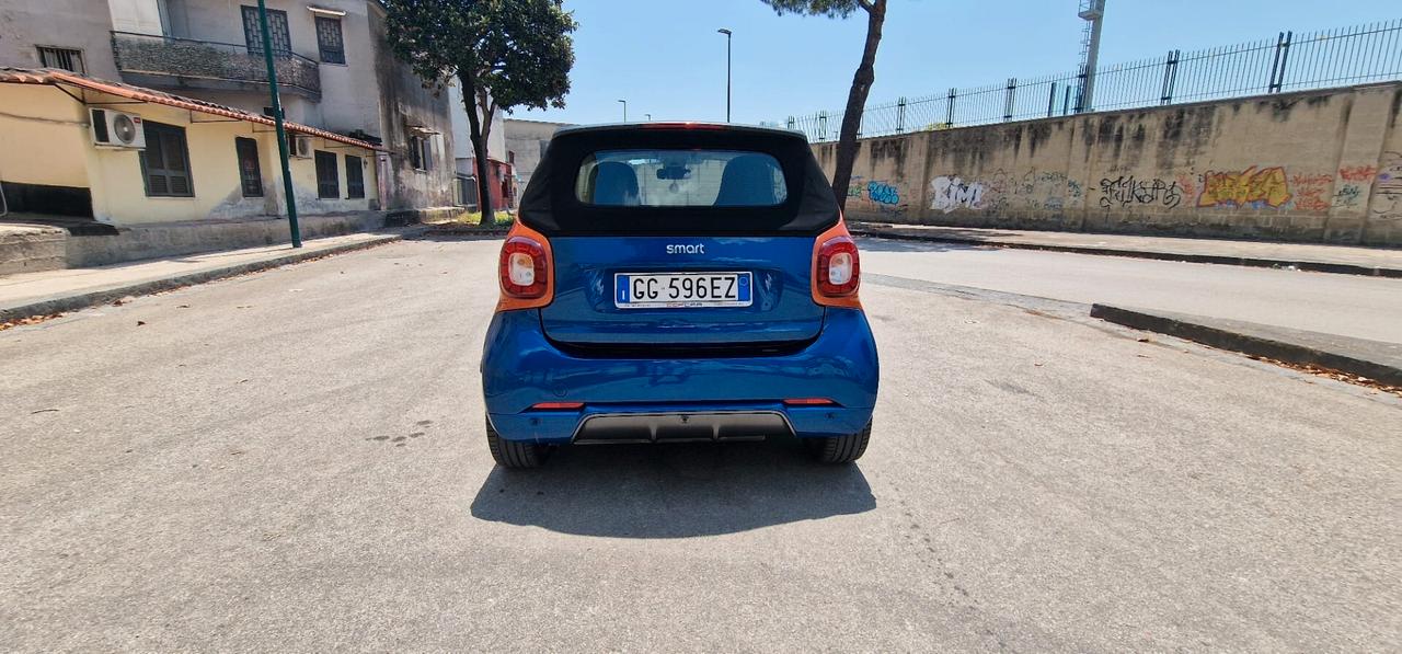 Smart ForTwo 0.9 Turbo 90cv twinamic cabrio Prime AUTOMATICA ALLESTIMENTO BRABUS