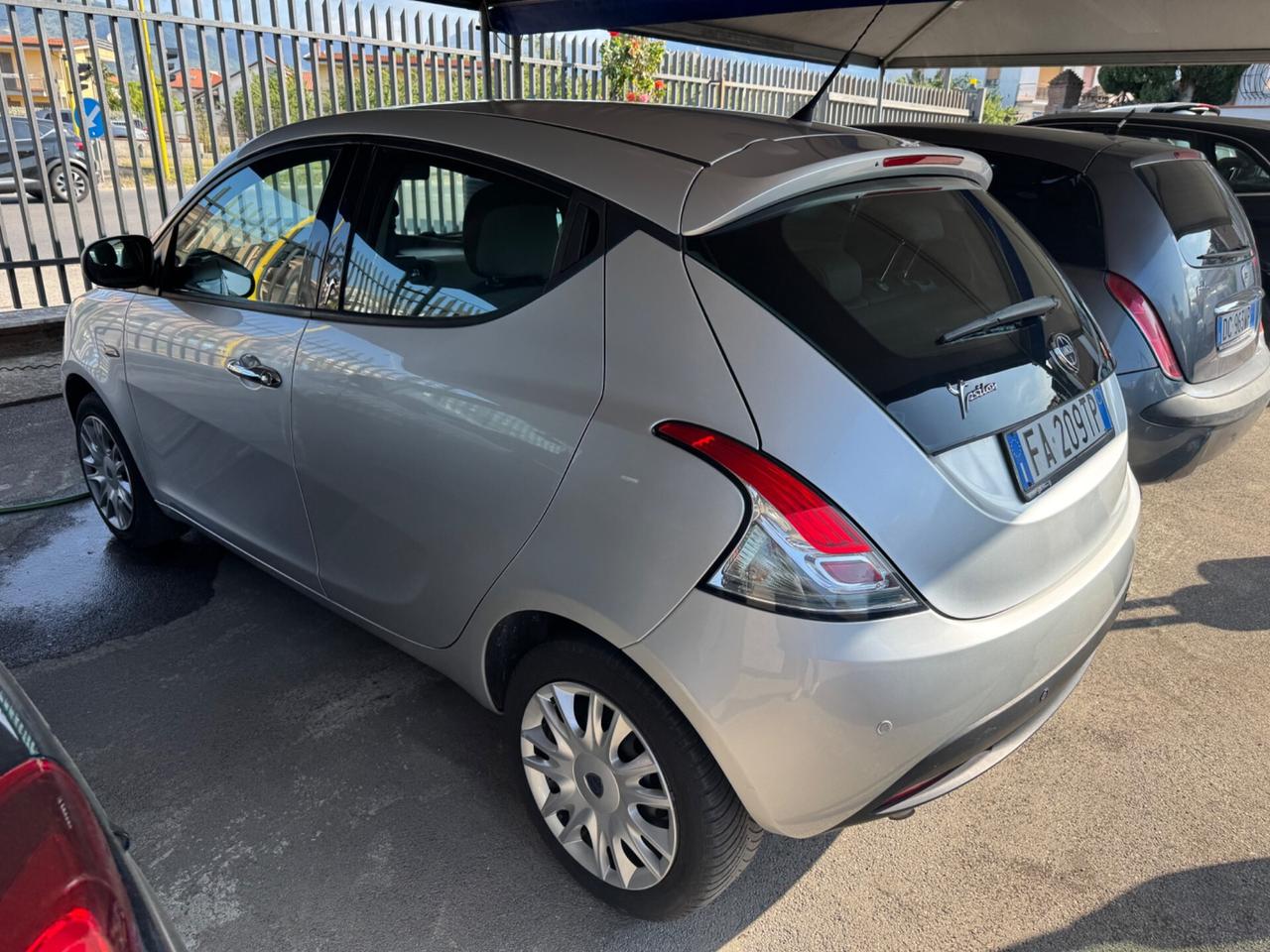 Lancia Ypsilon 1.3 MJT 16V 95 CV 5 porte S&S Silver
