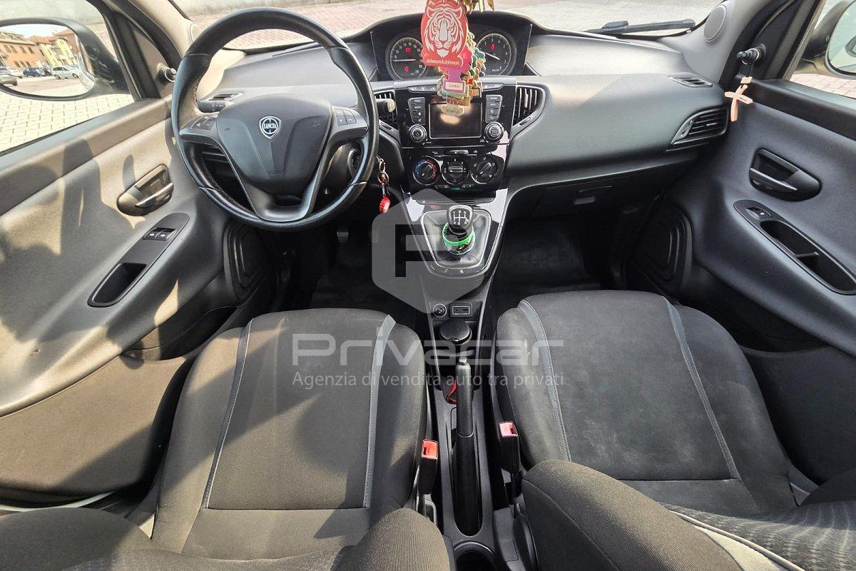 LANCIA Ypsilon 1.2 69 CV 5 porte Silver