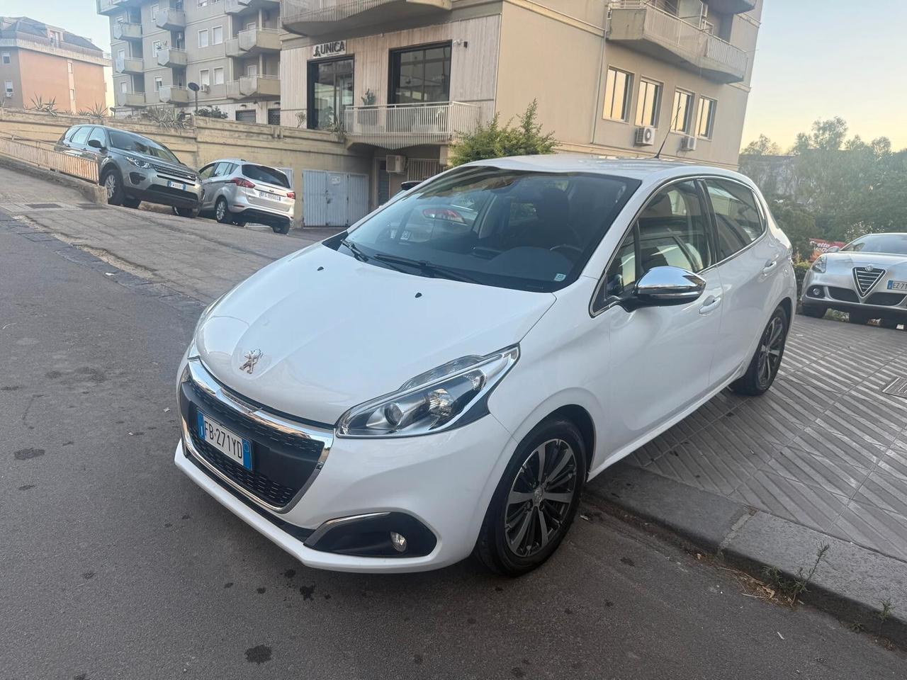 Peugeot 208 BlueHDi 75 5 porte Allure