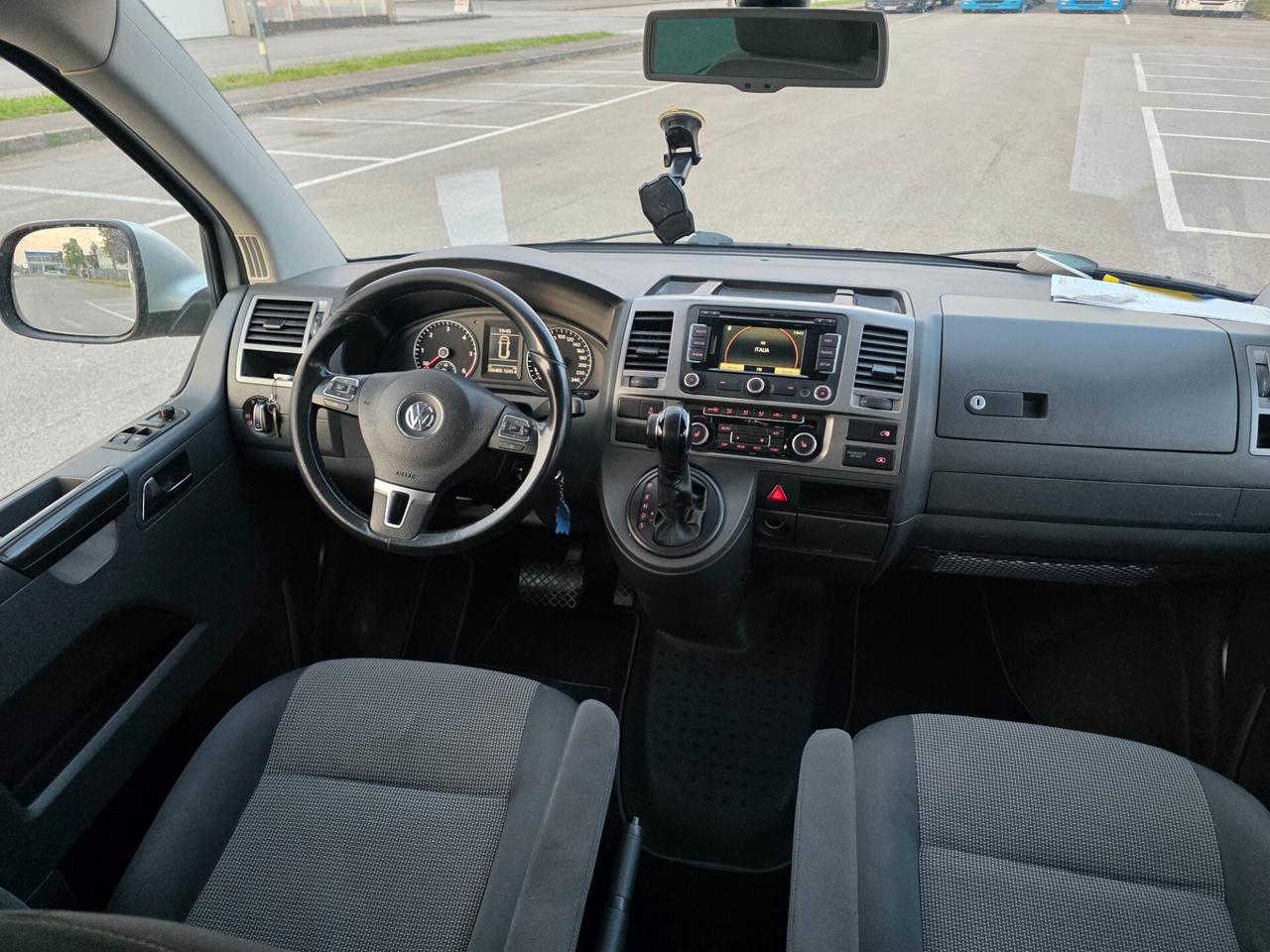 Volkswagen Caravelle 2.0 BiTDI 180CV DSG Highline