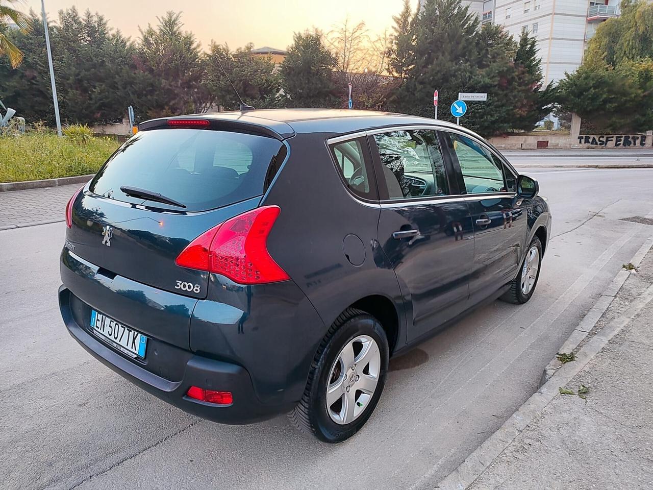 Peugeot 3008 1.6 HDi 112CV Active 2012!!