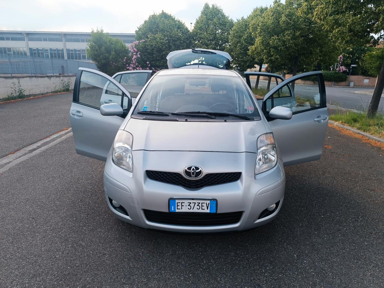 Toyota Yaris 1.0 5 porte SOLAMENTE 108.000 KM